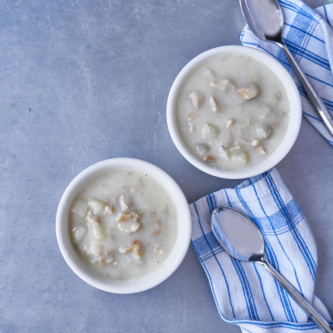 Load image into Gallery viewer, New England Clam Chowder - Serves 4
