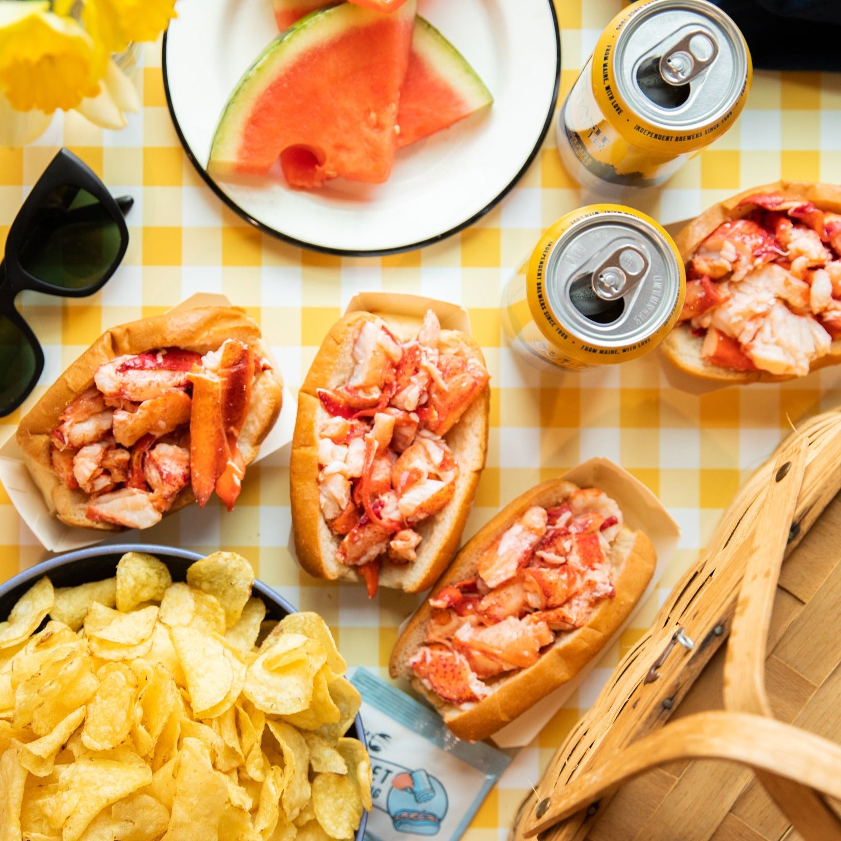 Load image into Gallery viewer, Lobster Roll Bundle - Serves 4
